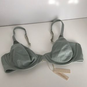 Skims Mineral bra